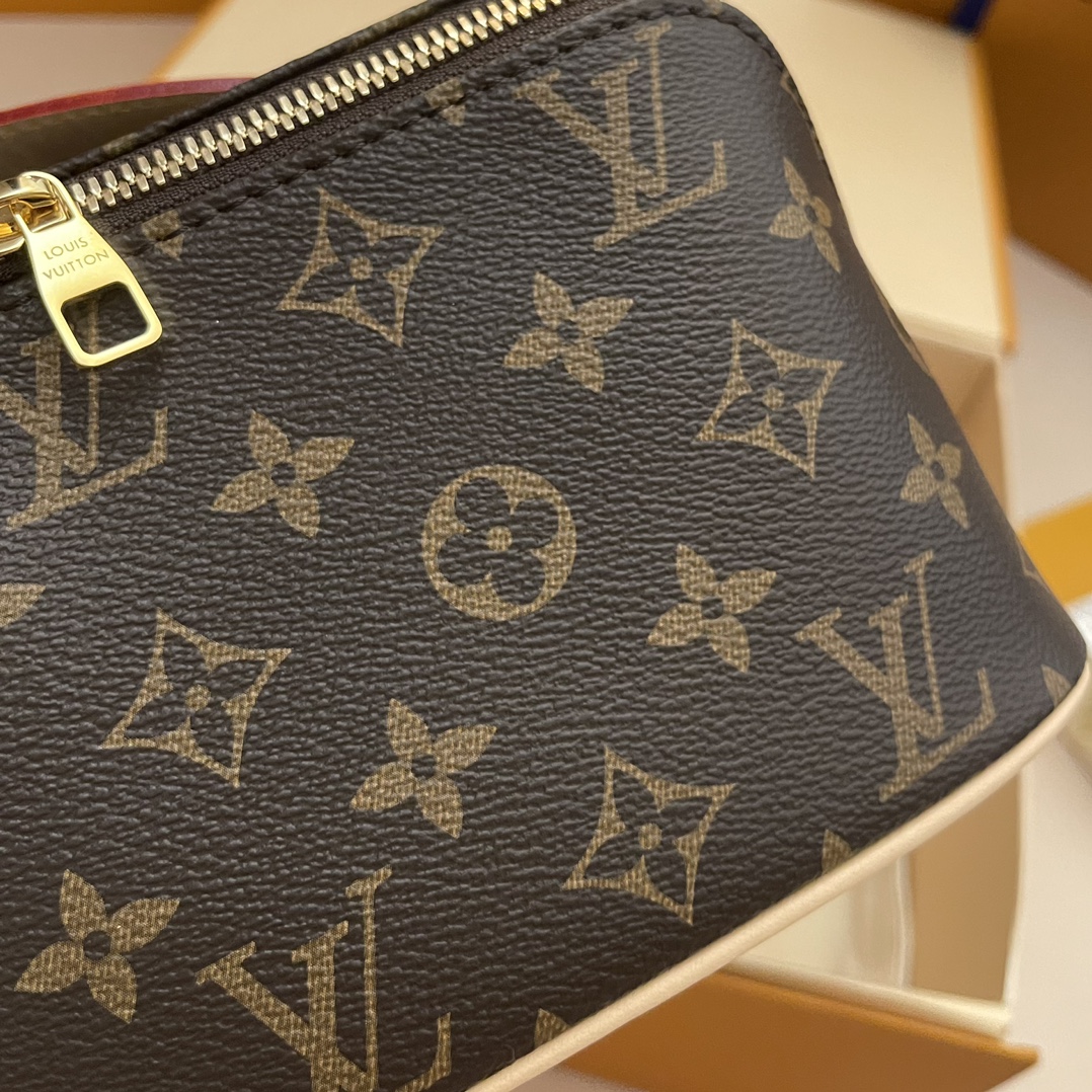 Louis Vuitton Toiletry Pouch Monogram Canvas Travel Bag, 24 x 13 x 13 cm 9 i1733490323 8492 0