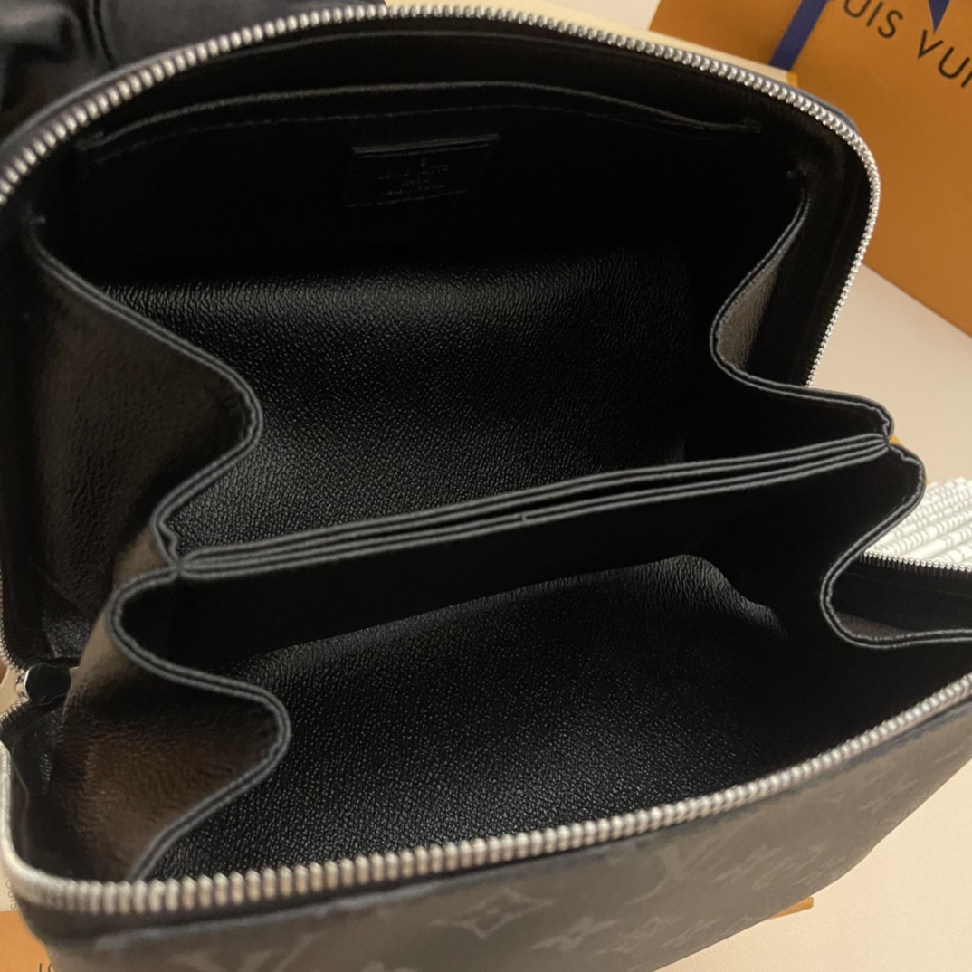 Louis Vuitton Toiletry Bag 26 with Monogram Shadow, Black Leather 9 i1733490347 7068 3