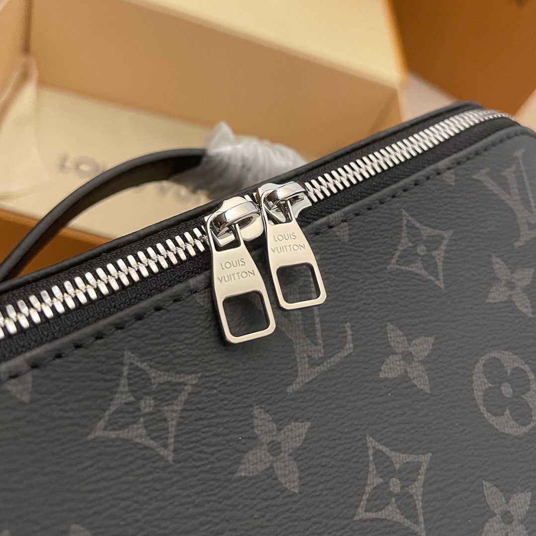 Louis Vuitton Toiletry Bag 26 with Monogram Shadow, Black Leather 7 i1733490354 8075 0