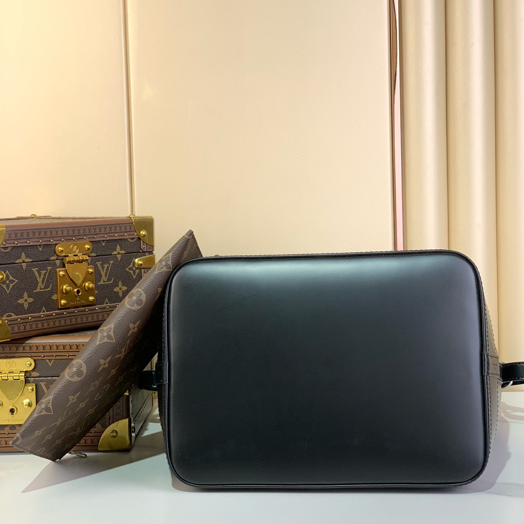 Louis Vuitton Noé MM Bucket Bag in Epi Leather with Removable Wallet 8 i1735891161970 7178 0 6