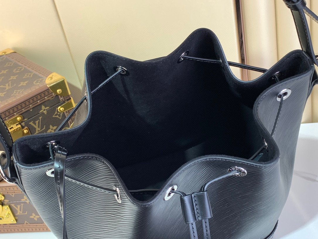 Louis Vuitton Noé MM Bucket Bag in Epi Leather with Removable Wallet 9 i1735891161972 8294 0 7