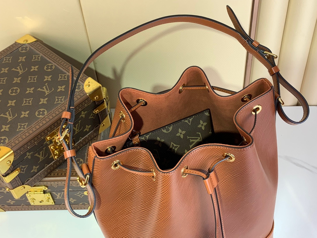 Louis Vuitton Noé MM Bucket Bag Epi Leather Brown with Removable Wallet 9 i1735891243743 9240 0 8