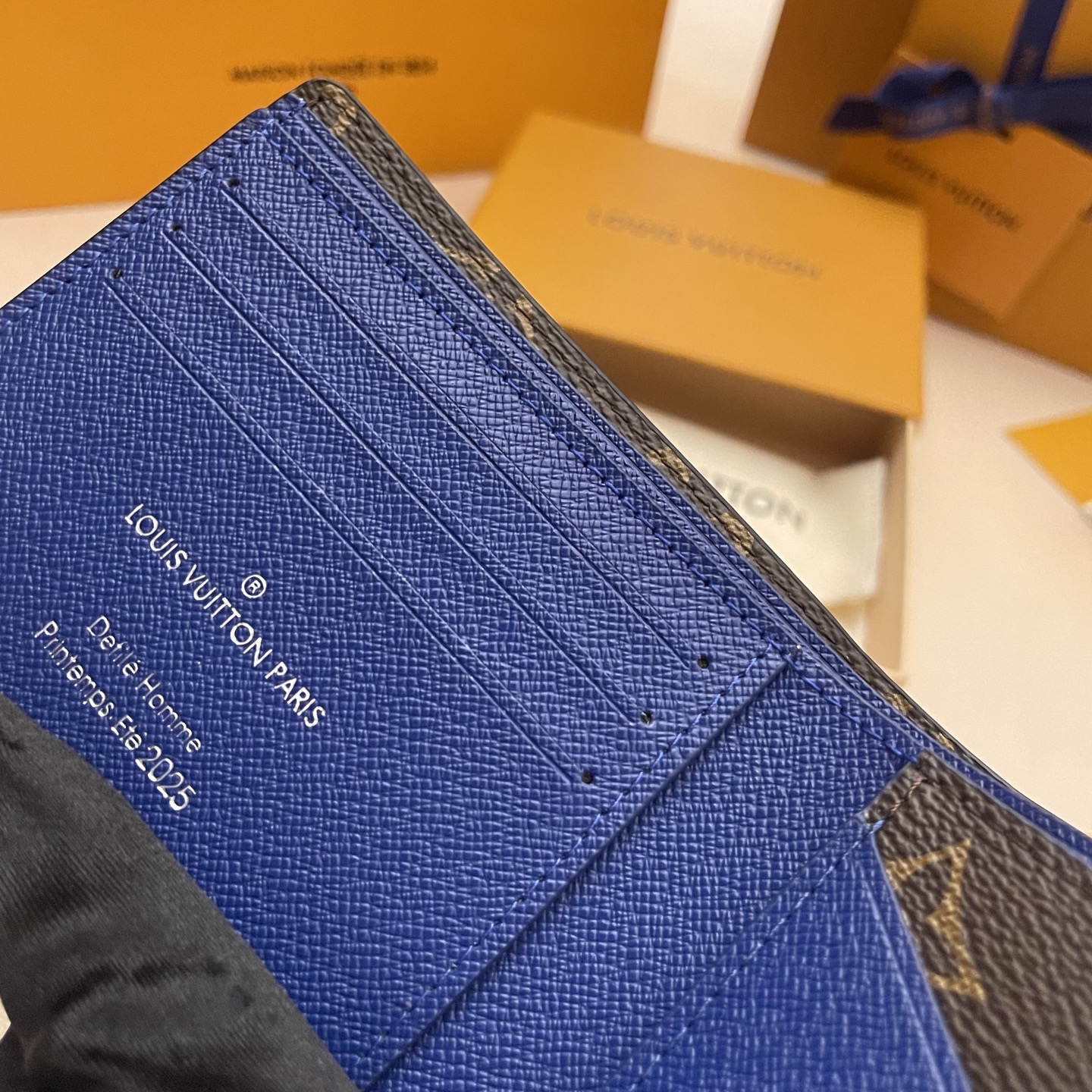 Louis Vuitton Slender Wallet with Eight Card Slots - N00142 9 i1740748667575 7229 0 6