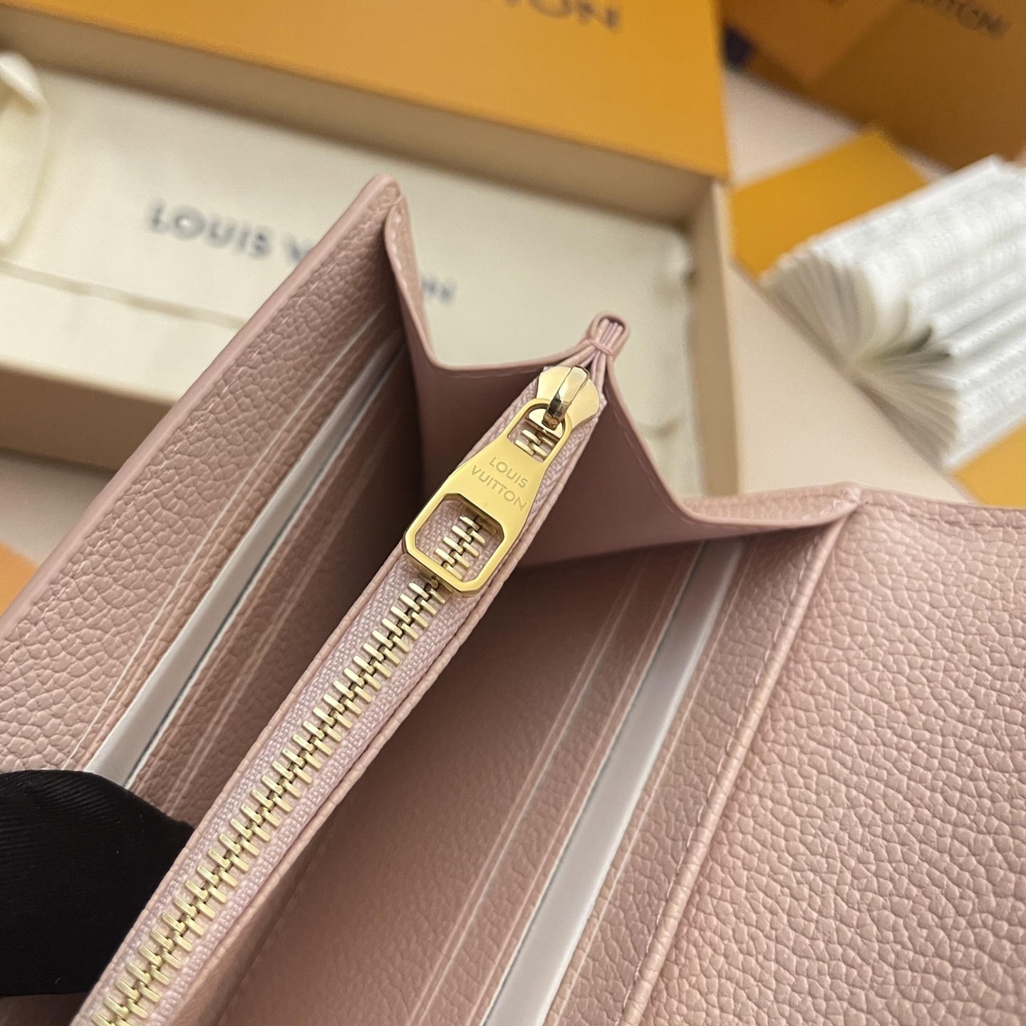 Louis Vuitton Sarah Wallet in Monogram Empreinte Leather, Pink, 19 x 10.5 cm 10 i1741017711428 3992 0 8