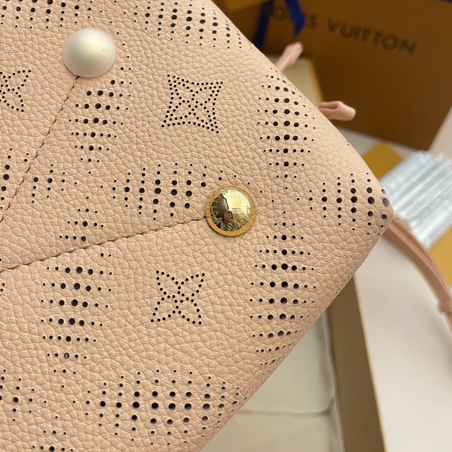 Louis Vuitton Bella Bucket Bag in Mahina Leather with Chain Detail 8 i1741274412302 6500 0 6