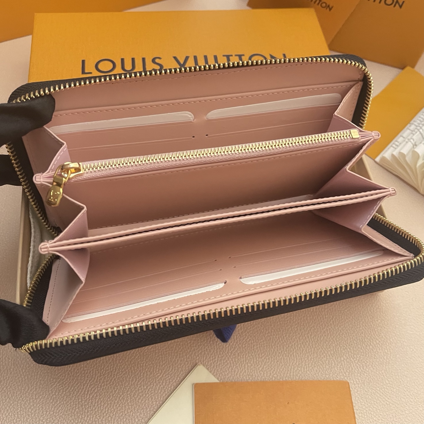 Louis Vuitton Zippy Wallet Black/Pink Monogram Embossed Leather 8 i1742751422985 1428 0 6