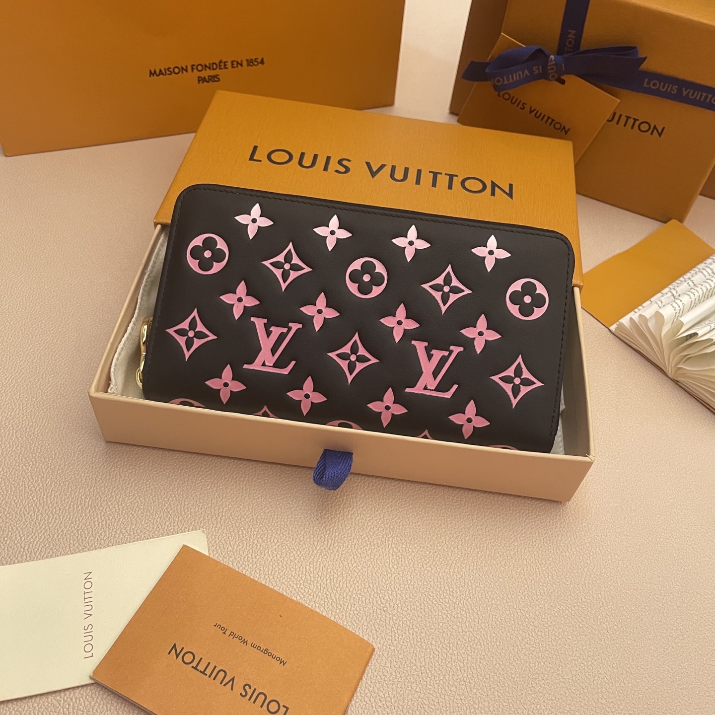 Louis Vuitton Zippy Wallet Black/Pink Monogram Embossed Leather 2 i1742751423041 5177 0 0