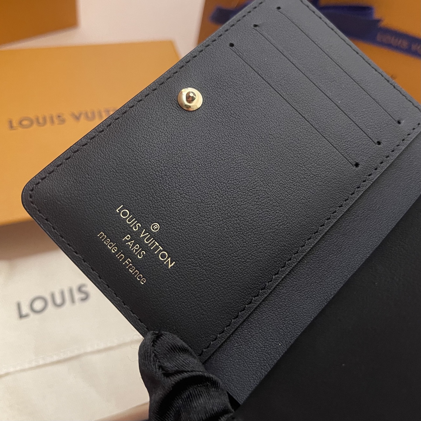 Louis Vuitton Lisa Wallet Monogram Embossed Leather Black and Pink 9 i1742751477653 416 0 7