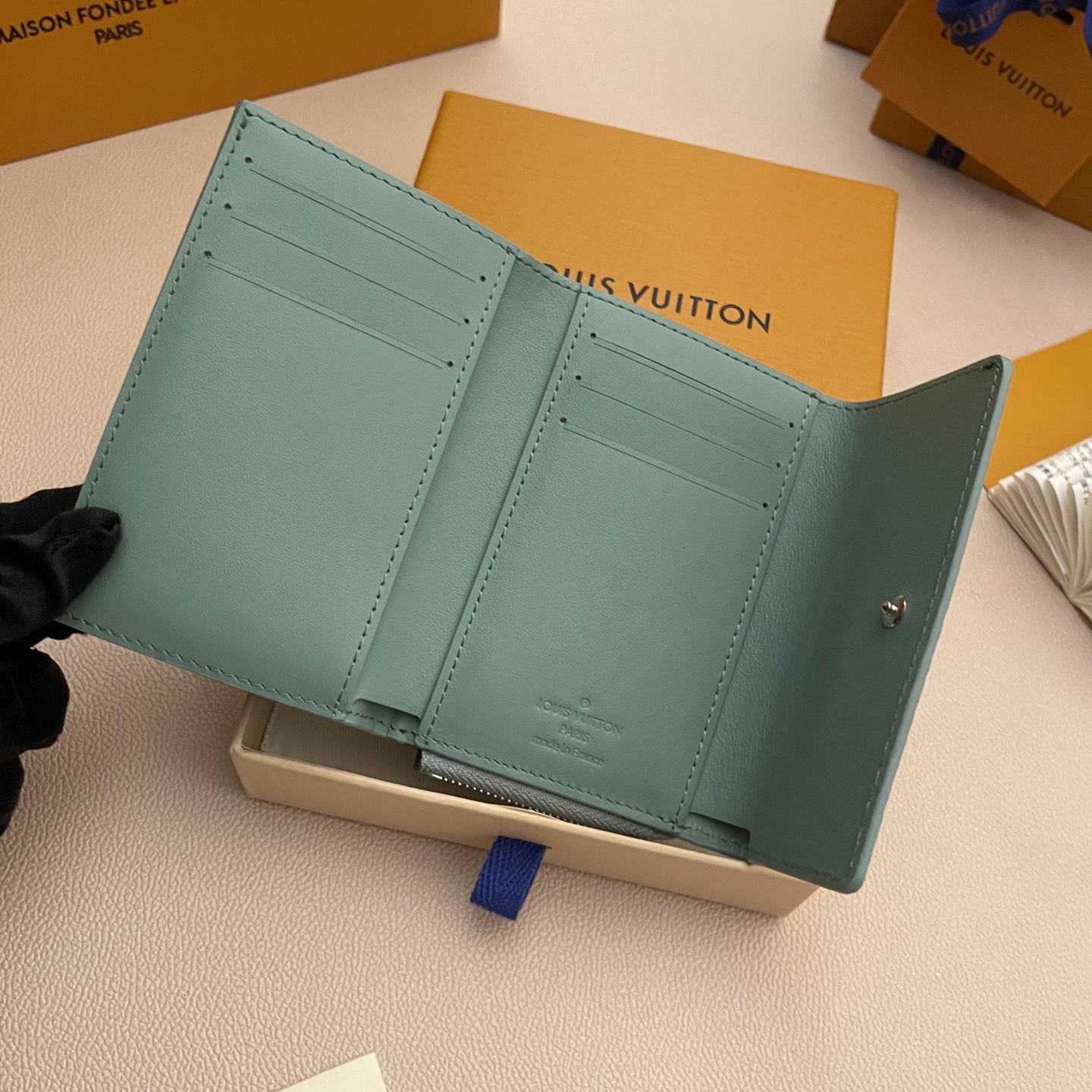 Louis Vuitton Slender Pilot Wallet Taurillon Leather Green M14143 7 i1743595239086 9222 0 5