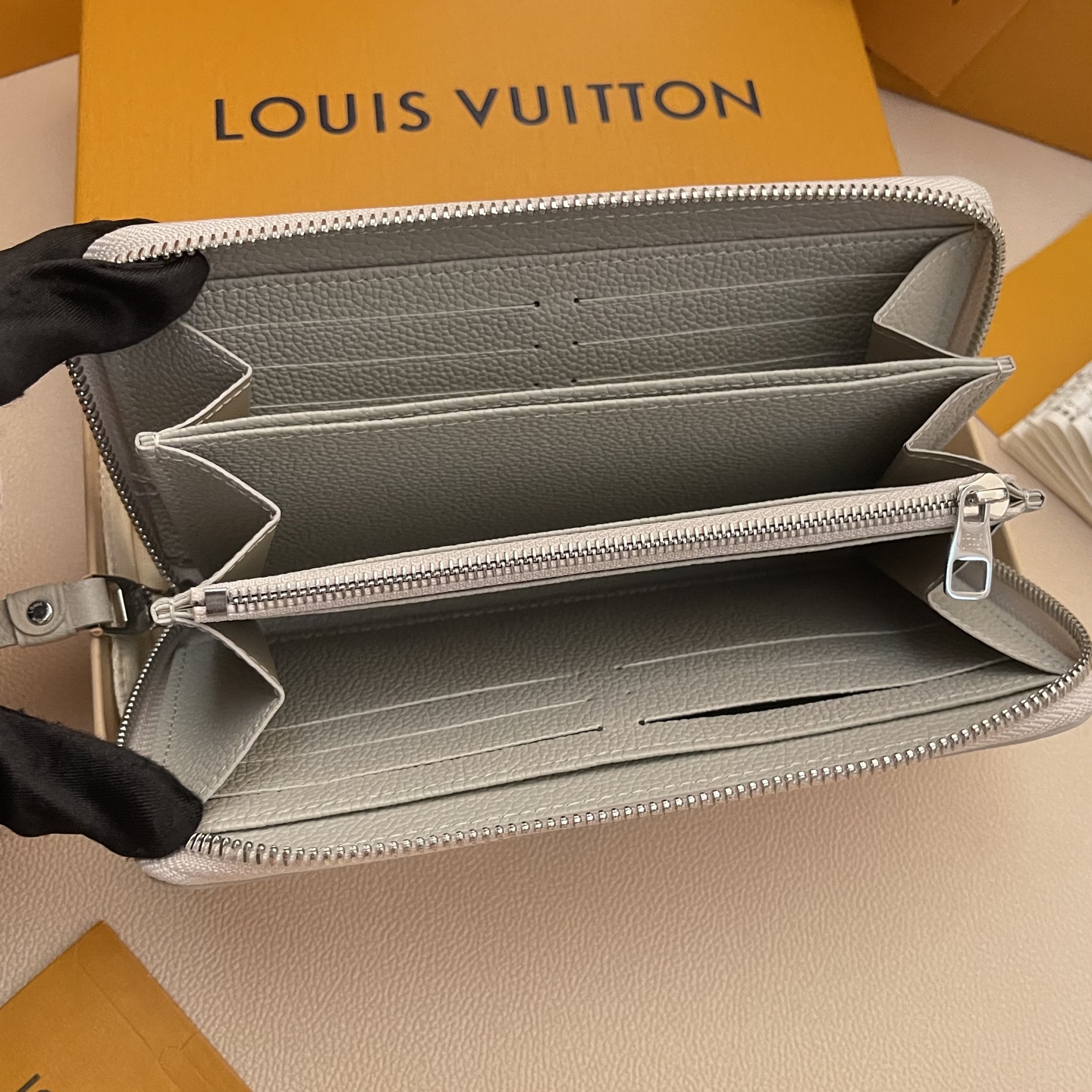 Louis Vuitton Zippy Wallet: Monogram Leather, Zip-Around Closure, Elegant Design 7 i1743595674592 2309 0 5