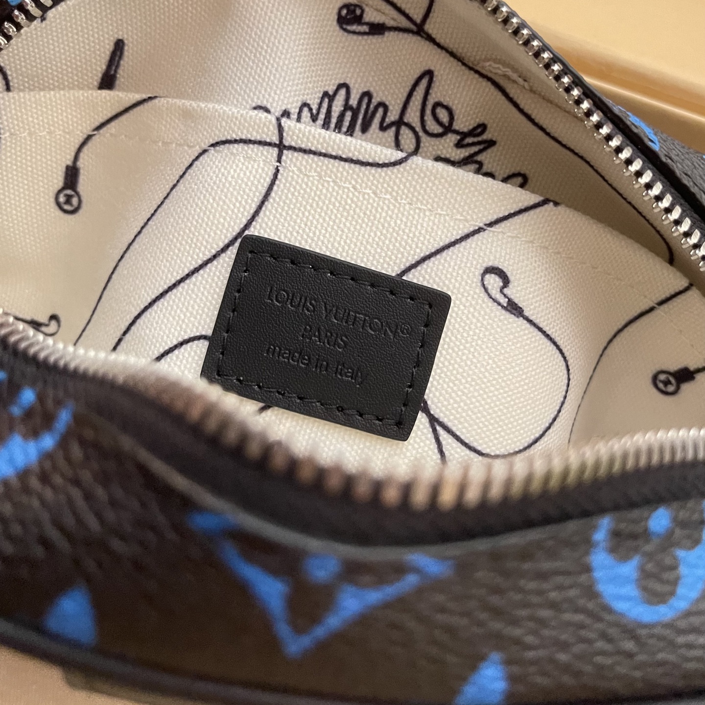 Louis Vuitton Trocadero Mini Camera Bag, Monogram Iridescent, 20 x 13 x 6.5 cm 9 i1745434474757 4464 0 8