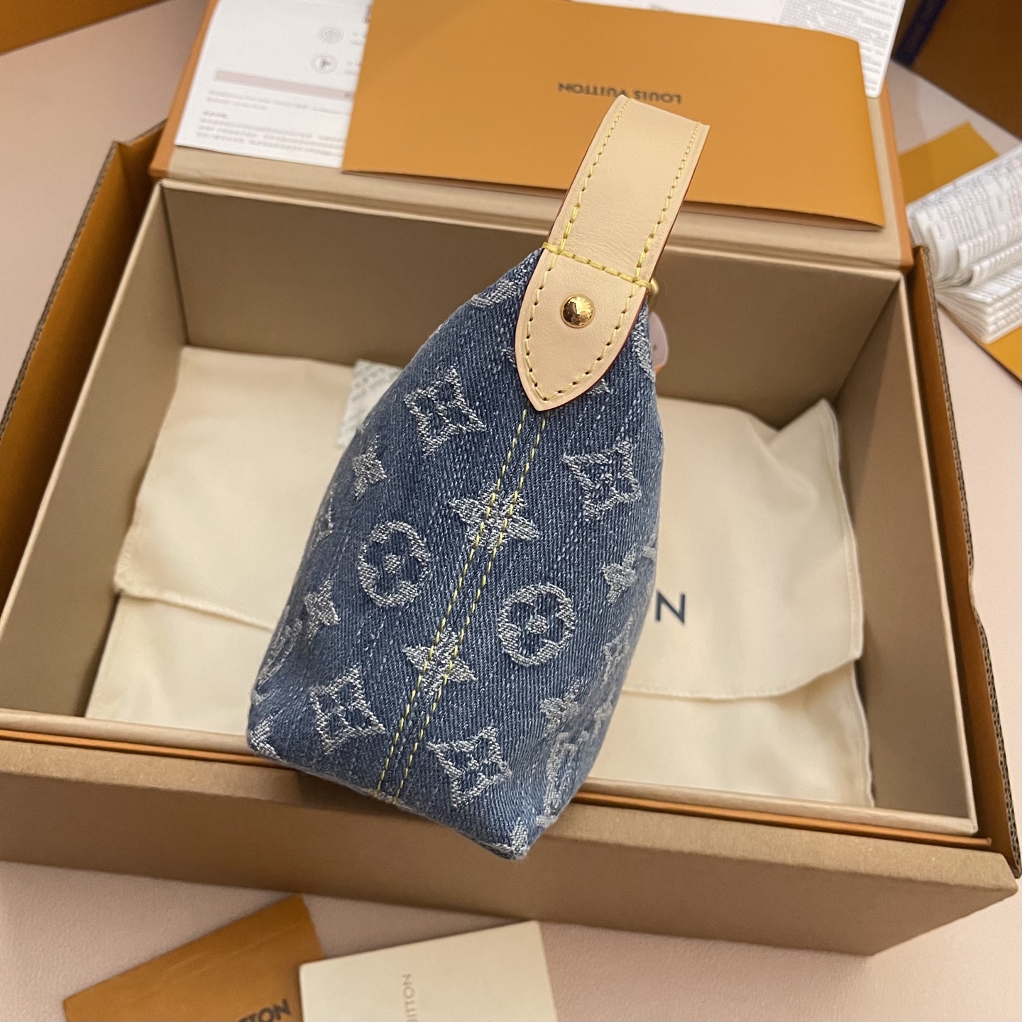 Louis Vuitton Hills Pochette Denim Handbag, Designer Clutch, M82949 4 i1745760182497 7052 0 2