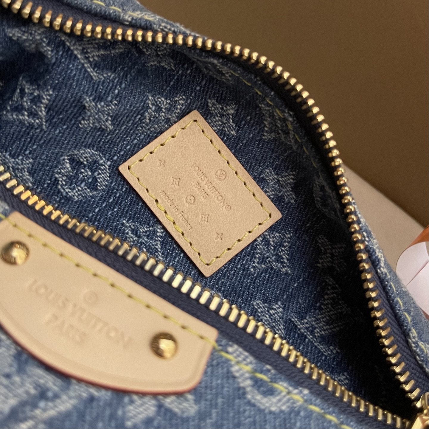 Louis Vuitton Hills Pochette Denim Handbag, Designer Clutch, M82949 10 i1745760184209 317 0 8