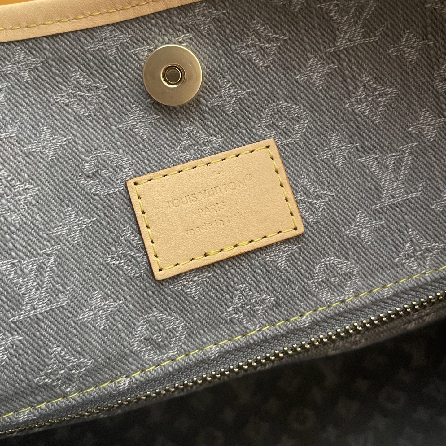 Louis Vuitton Carryall Denim Bag: Stylish, Spacious, and Functional Tote 9 i1745762209373 4688 0 8