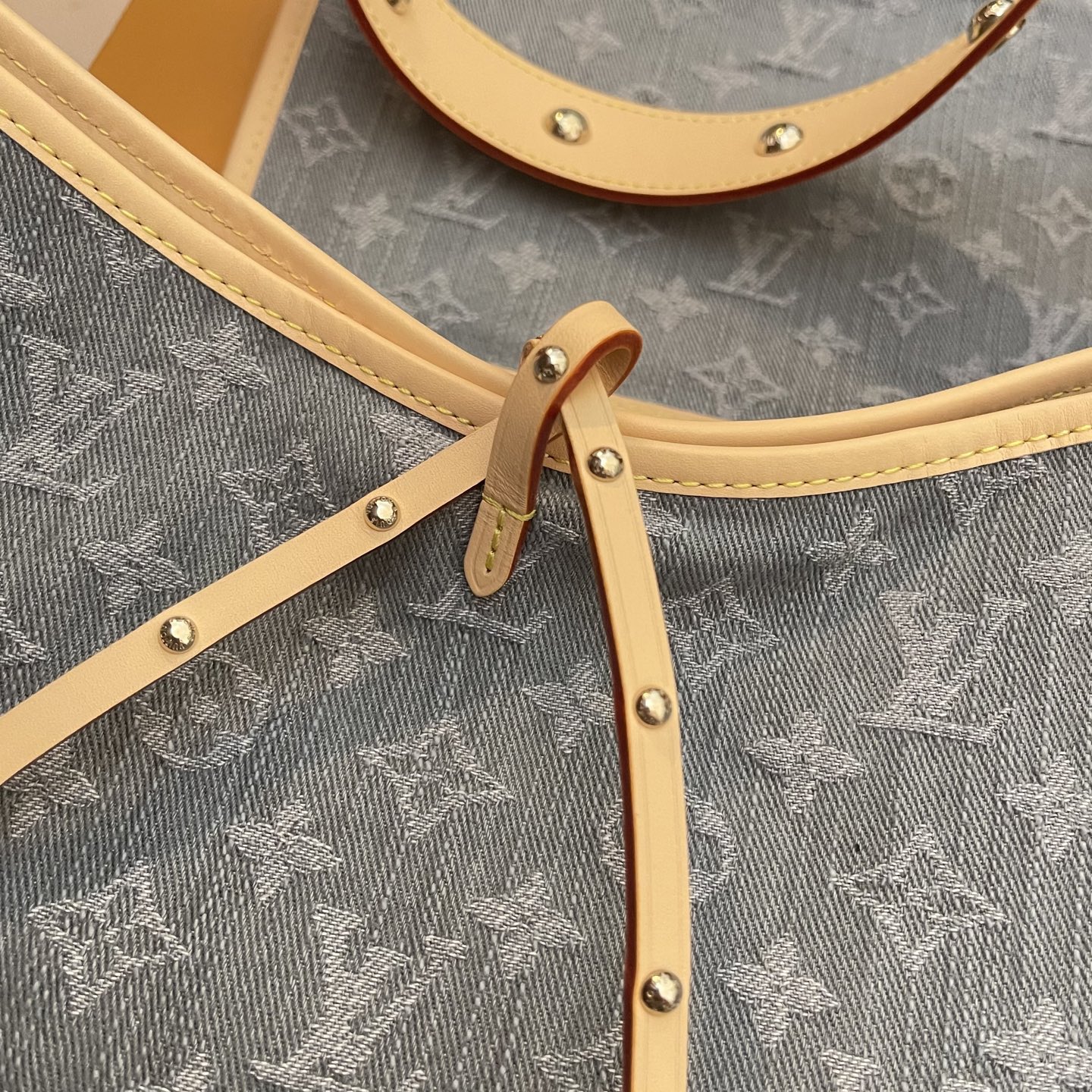 Louis Vuitton Carryall Denim Bag: Stylish, Spacious, and Functional Tote 4 i1745762211332 327 0 3