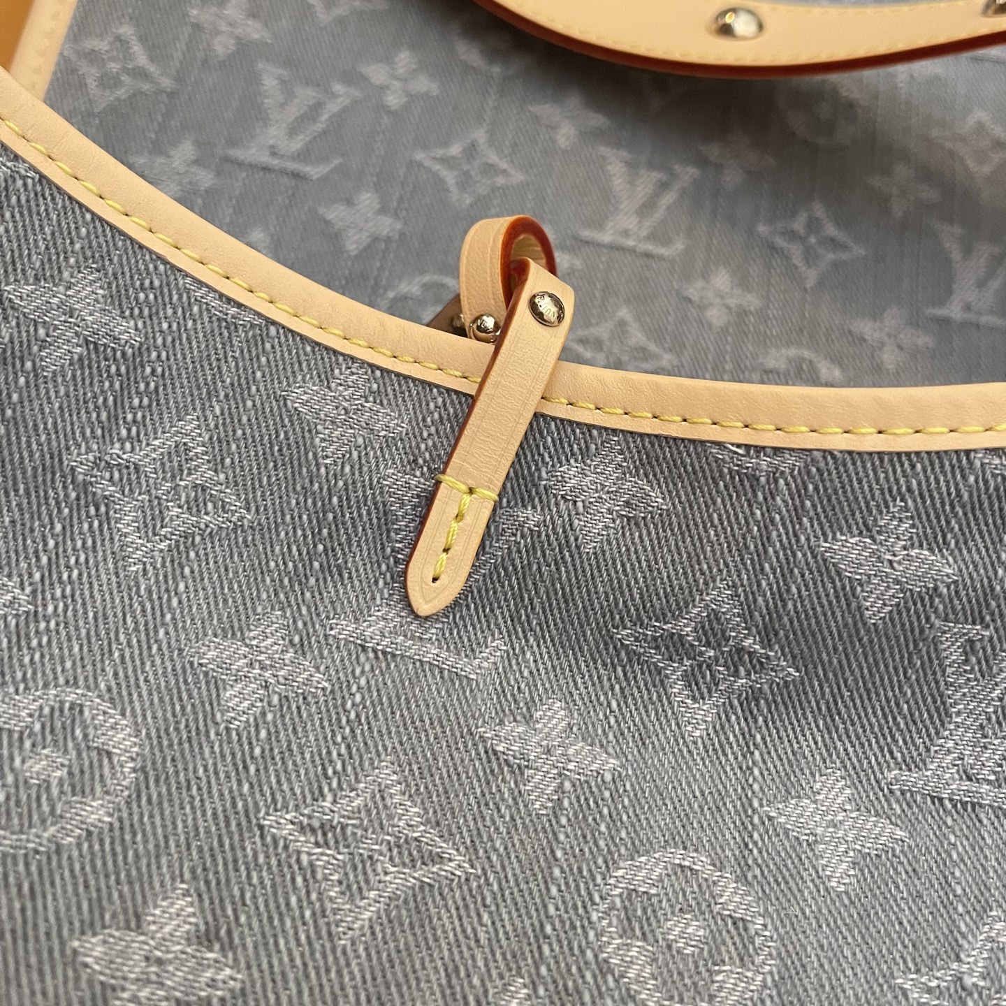 Louis Vuitton Carryall Denim Bag: Stylish, Spacious, and Functional Tote 5 i1745762211333 2447 0 4