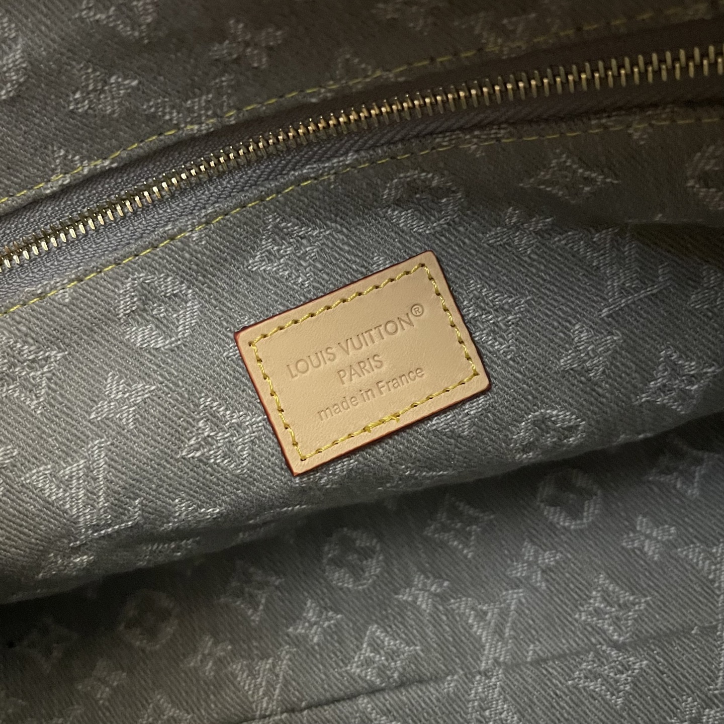 Louis Vuitton Monogram Denim Large Cosmetic Pouch, Gray (27 x 18 x 9 cm) 8 i1745762665462 6481 0 7