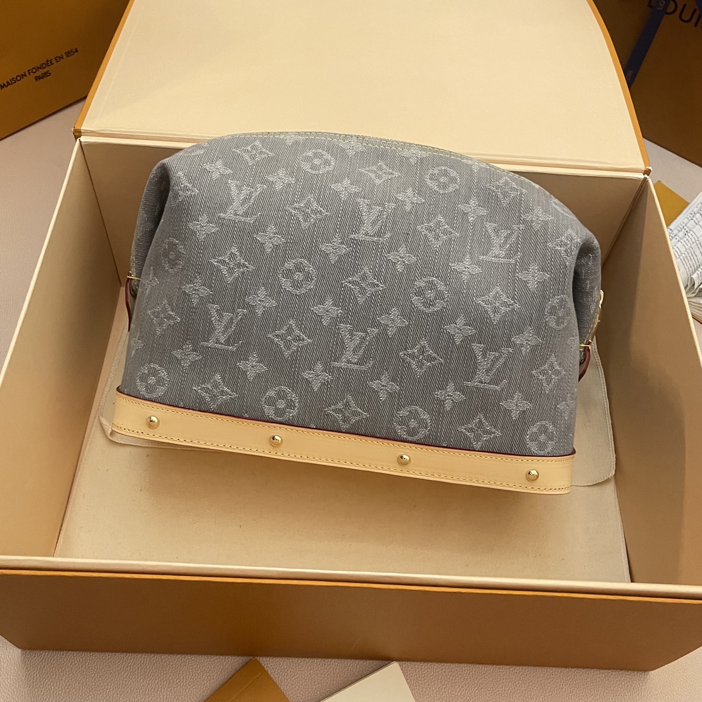 Louis Vuitton Monogram Denim Large Cosmetic Pouch, Gray (27 x 18 x 9 cm) 1 i1745762665463 9752 0 0
