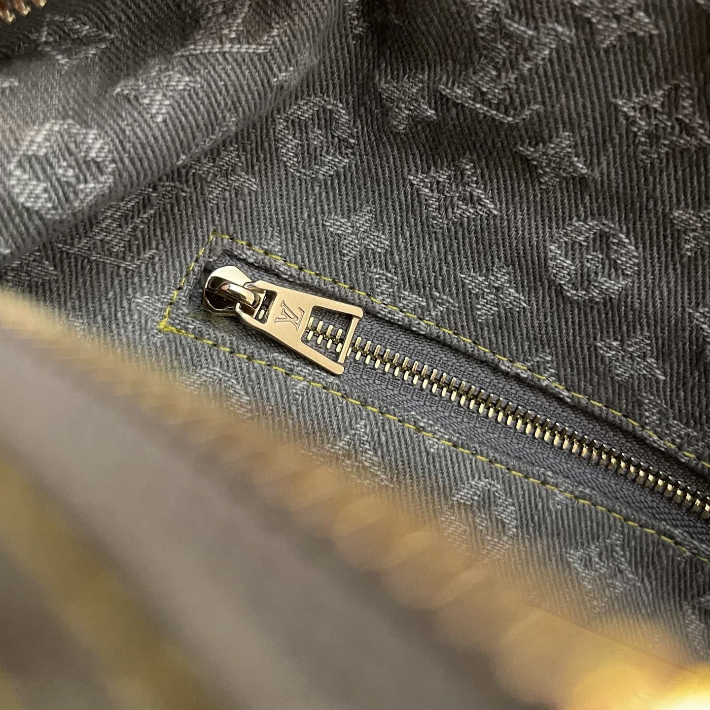 Louis Vuitton Monogram Denim Large Cosmetic Pouch, Gray (27 x 18 x 9 cm) 9 i1745762665473 4642 0 8