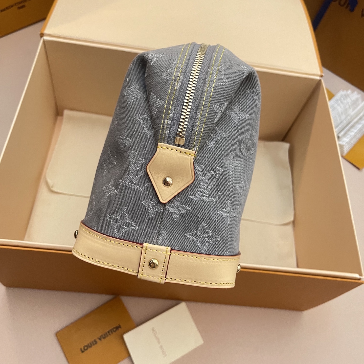 Louis Vuitton Monogram Denim Large Cosmetic Pouch, Gray (27 x 18 x 9 cm) 3 i1745762667061 4422 0 2