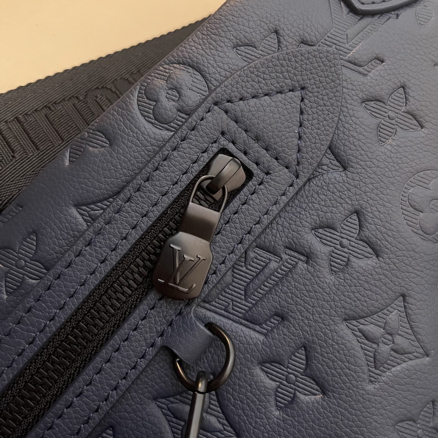 Louis Vuitton Duo Sling Bag:Embossed Leather,Adjustable Strap,Compact Design 5 i1745763193865 4223 0 4