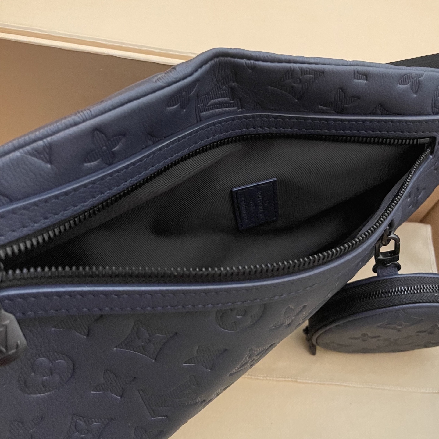 Louis Vuitton Duo Sling Bag:Embossed Leather,Adjustable Strap,Compact Design 8 i1745763195911 2856 0 7