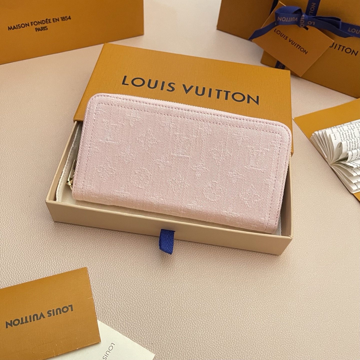 Louis Vuitton Zippy Wallet Monogram Jacquard Denim Pink 19.5 x 10.5 x 2.5 cm 1 i1747044628013 6266 0 0