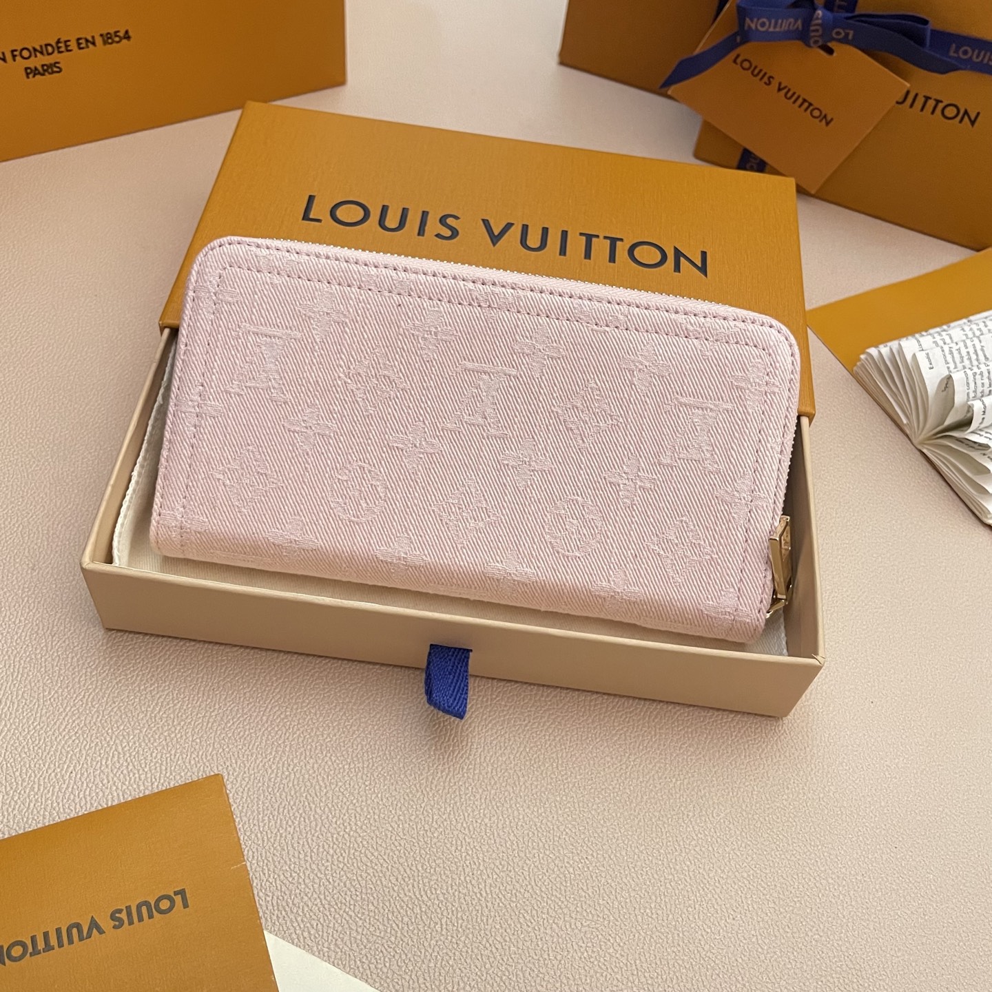 Louis Vuitton Zippy Wallet Monogram Jacquard Denim Pink 19.5 x 10.5 x 2.5 cm 2 i1747044628201 8616 0 1