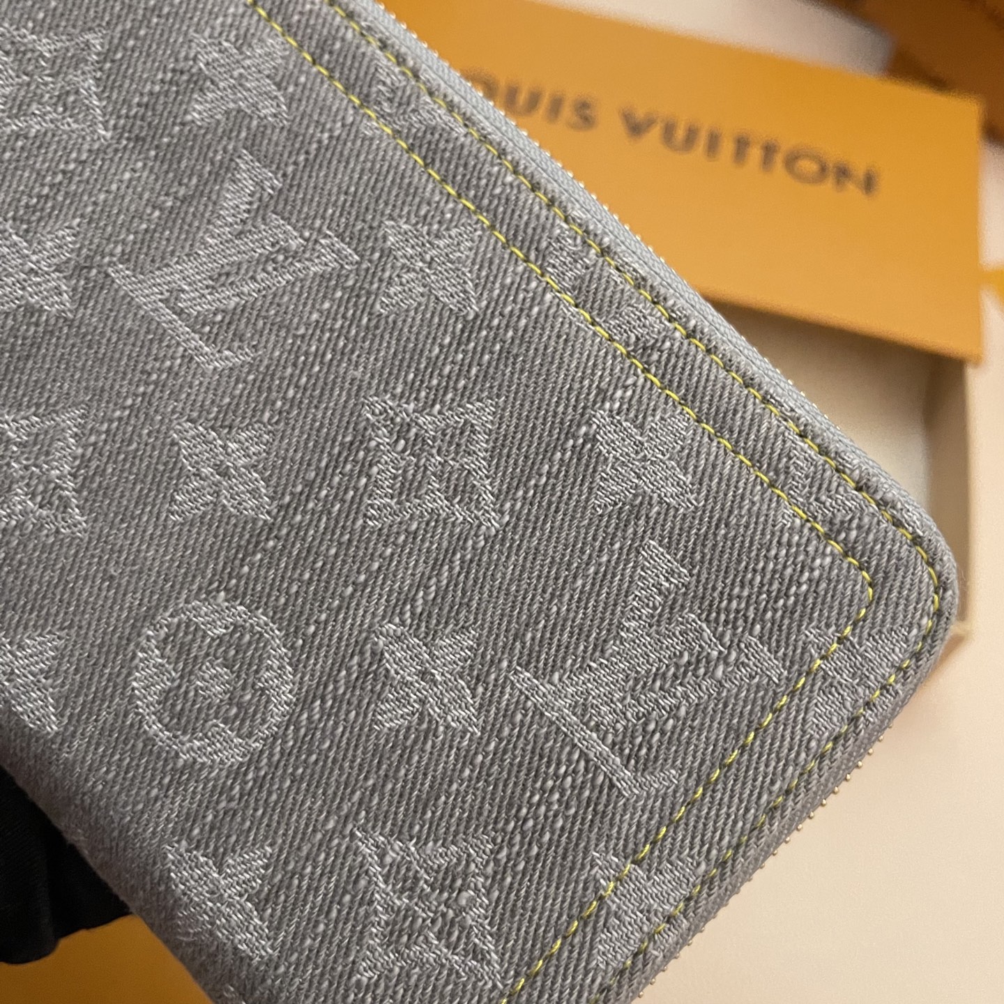 Louis Vuitton Zippy Wallet Monogram Denim, Gray, 19.5 x 10.5 x 2.5 cm 5 i1747044660338 9439 0 4
