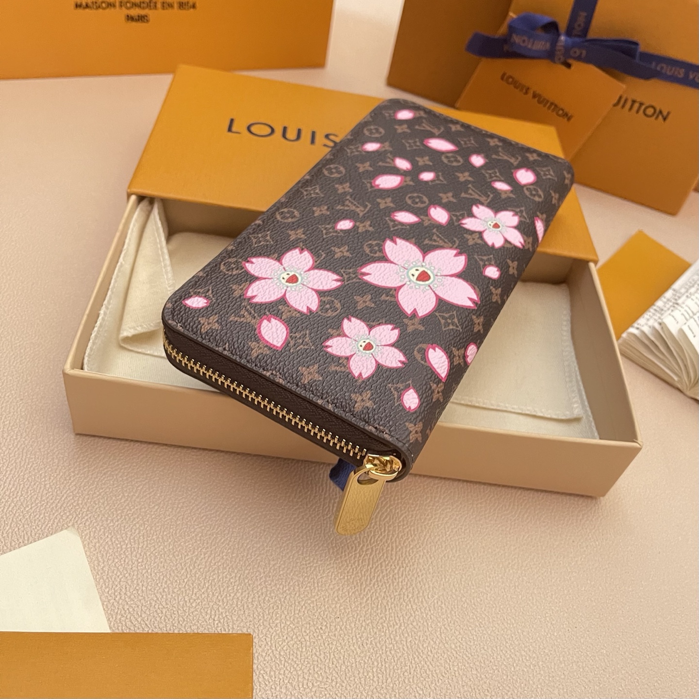 Louis Vuitton Takashi Murakami Zippy Wallet Monogram Cherry Blossom 4 i1747142264823 2596 0 2