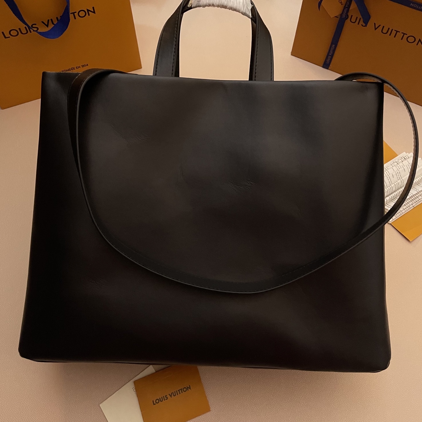Louis Vuitton Packaging Shopper Bag - Black Leather Medium Tote 2 i1747228584017 2661 0 1