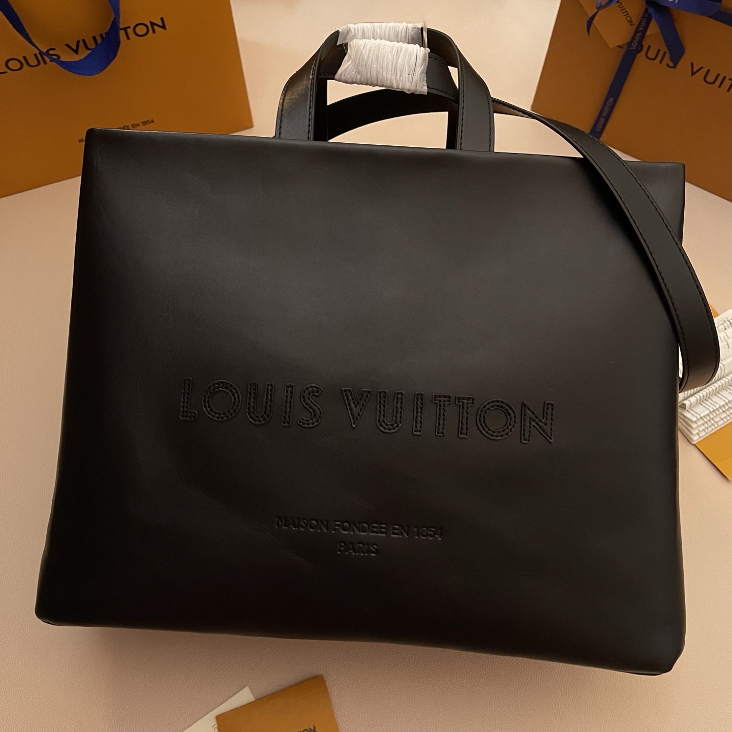 Louis Vuitton Packaging Shopper Bag - Black Leather Medium Tote 1 i1747228584017 5539 0 0