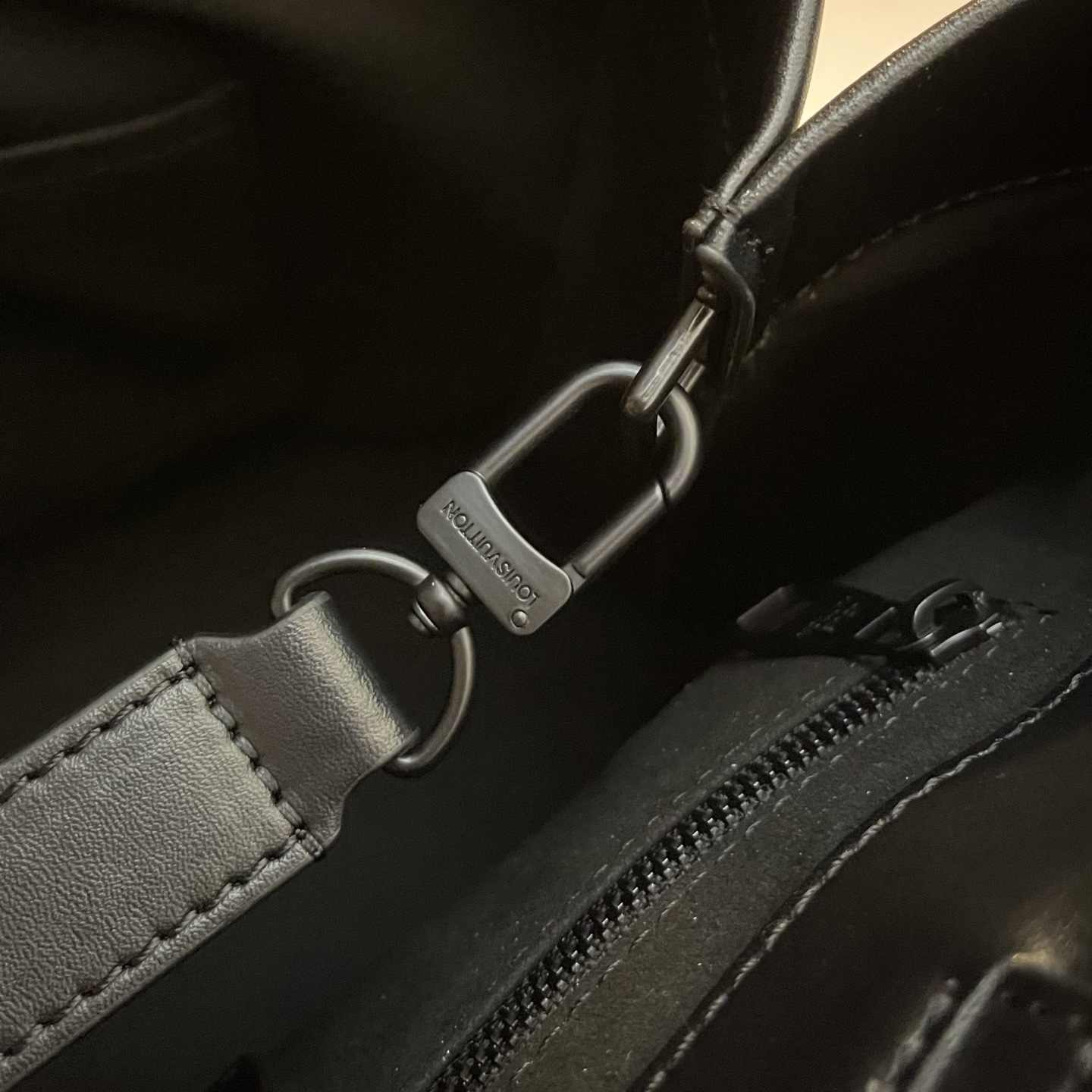 Louis Vuitton Packaging Shopper Bag - Black Leather Medium Tote 8 i1747228584017 8321 0 7