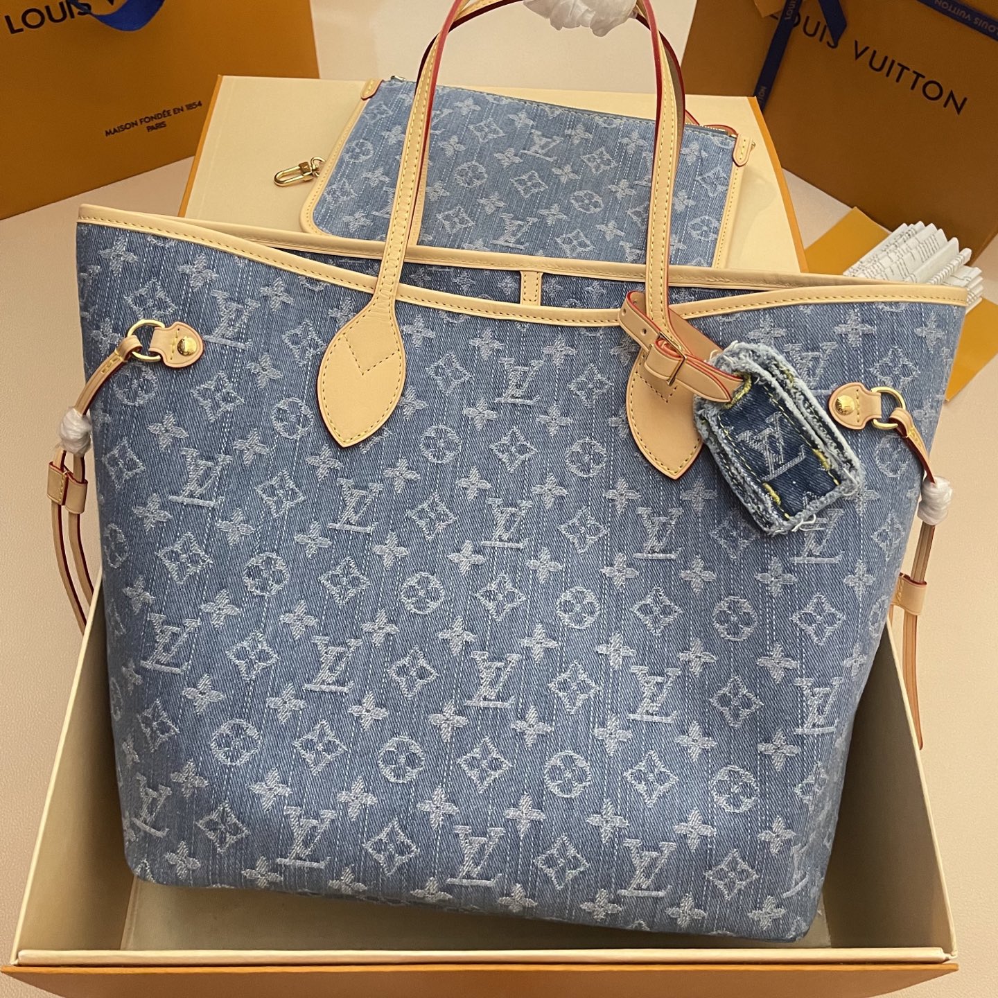 Louis Vuitton Neverfull MM Shopping Bag - Monogram Denim, Spacious & Stylish 1 i1747230745569 4942 0 0