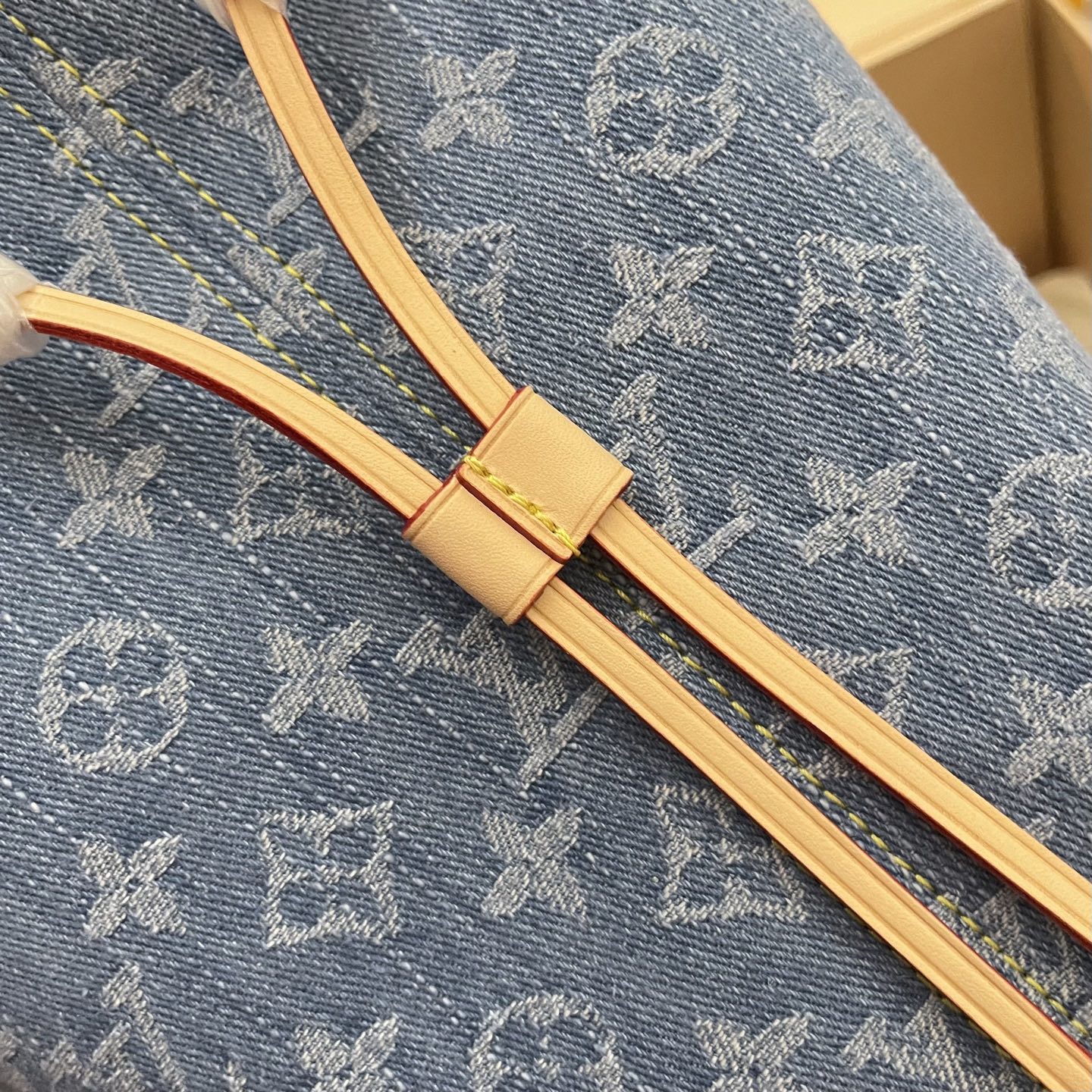 Louis Vuitton Neverfull MM Shopping Bag - Monogram Denim, Spacious & Stylish 5 i1747230745665 9449 0 4