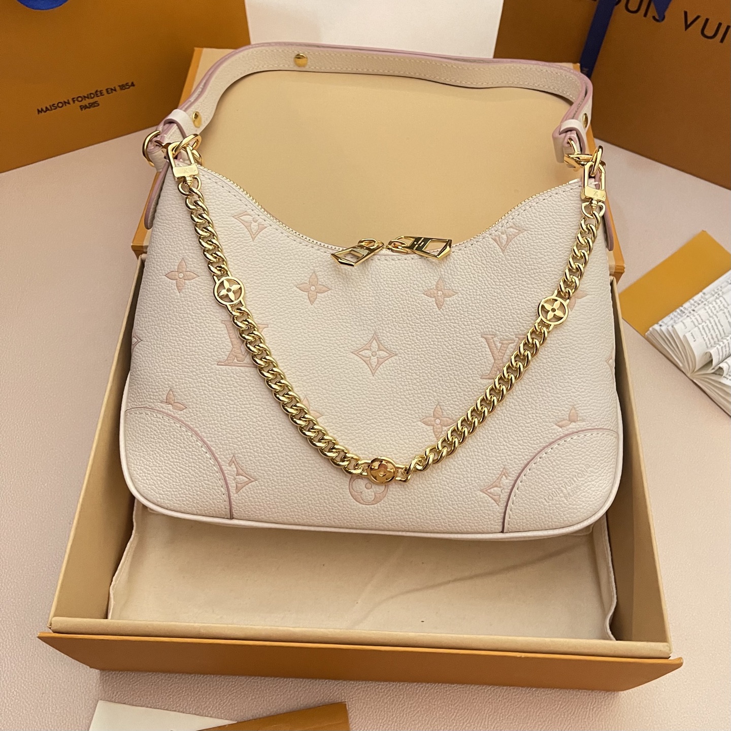 Louis Vuitton Boulogne Handbag Monogram Empreinte Leather,Cream Color, 29 x 16 x 9.5 cm