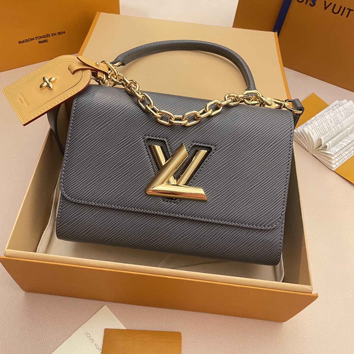 Louis Vuitton Twist MM Chain Bag Epi Leather Gray, 23 cm