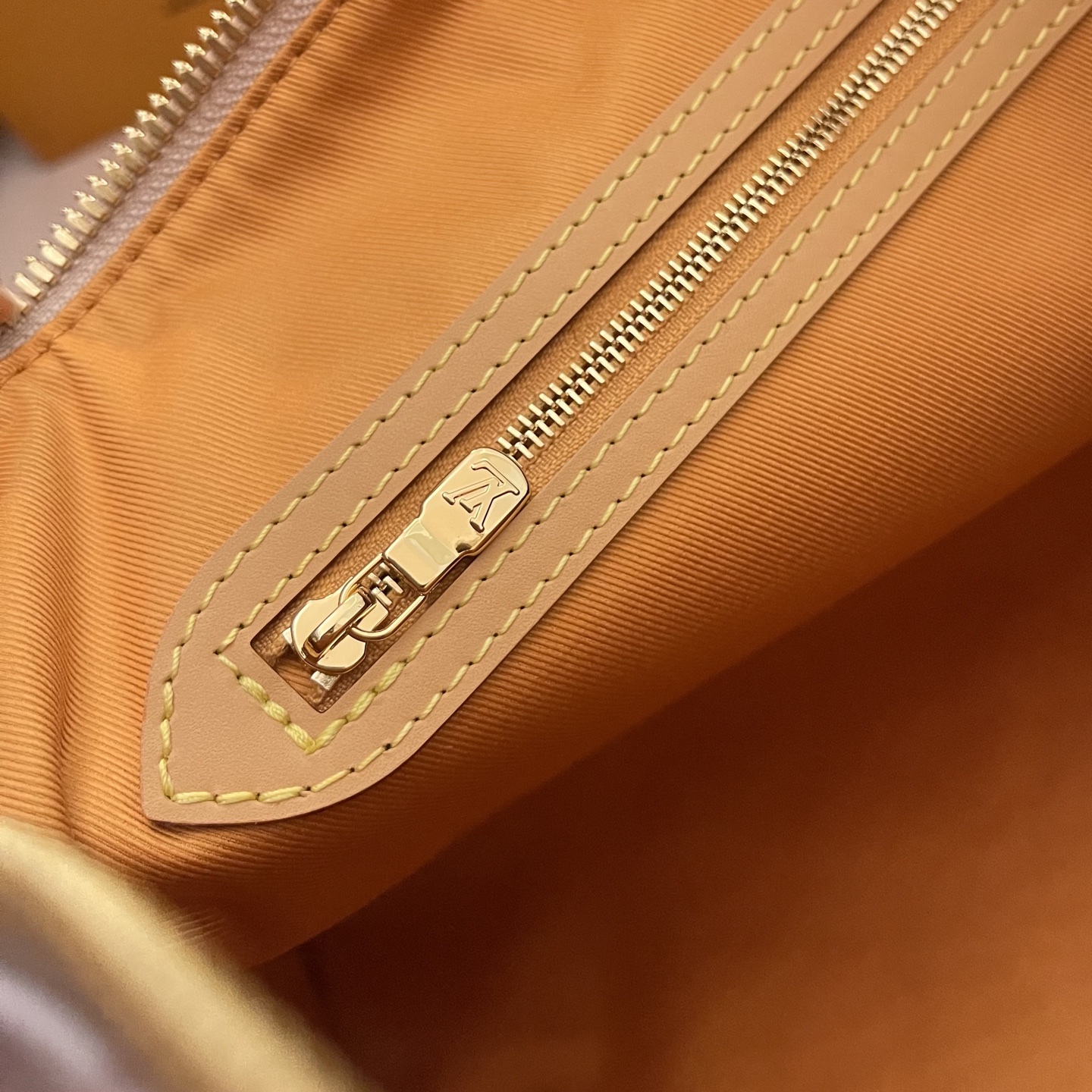 Louis Vuitton Keepall Bandoulière 50: Travel in Style, Monogram Canvas Bag 10 i1747320586309 7467 0 8