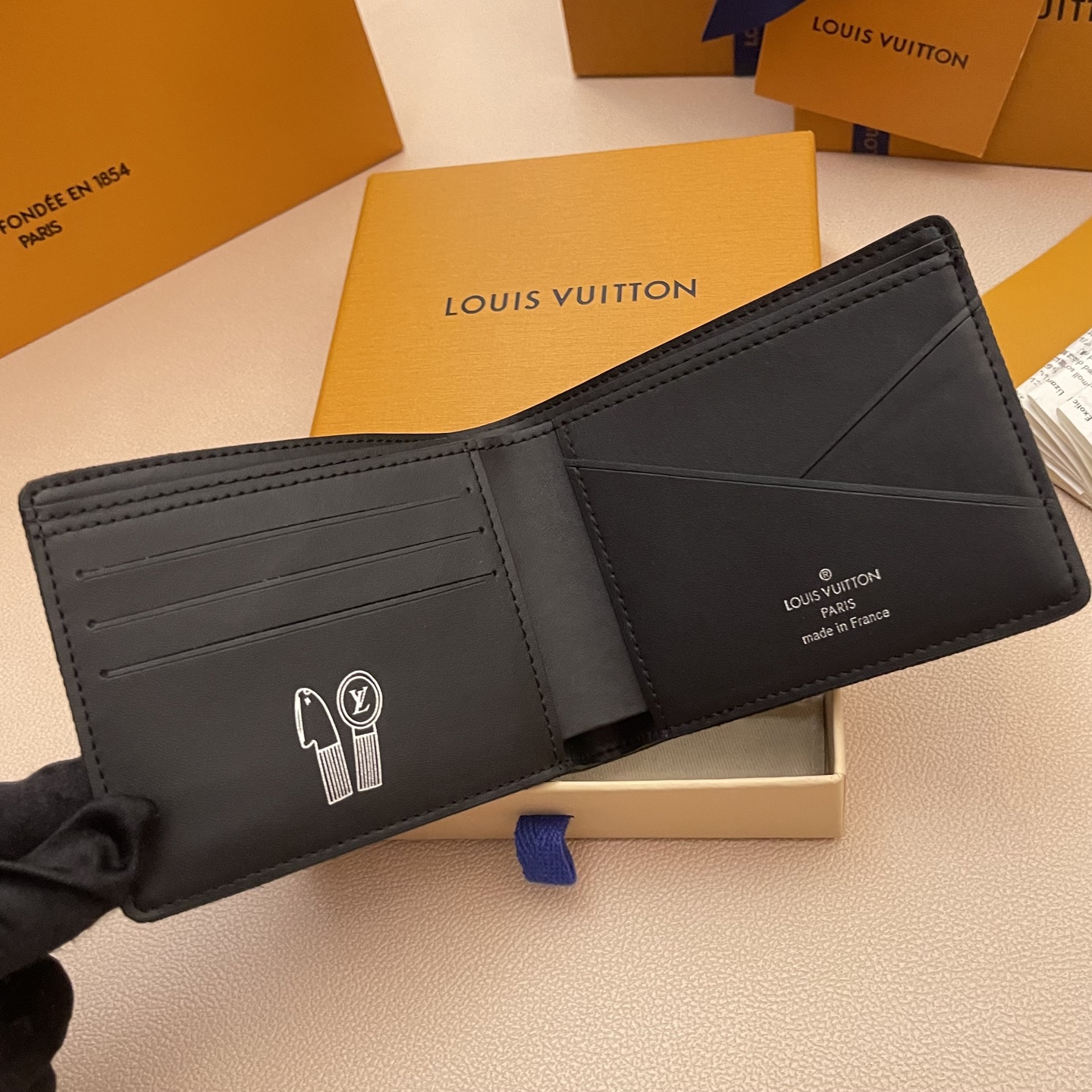 Louis Vuitton Multiple Wallet Blason Denim,Embroidered Colorful Letter 6 i1747751611162 9901 0 3