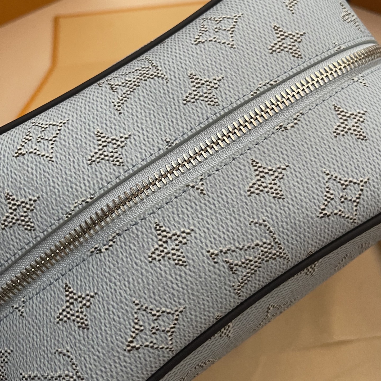 Louis Vuitton Locker Dopp Kit Monogram Heritage Canvas Wash Bag 8 i1748353299610 9738 0 8