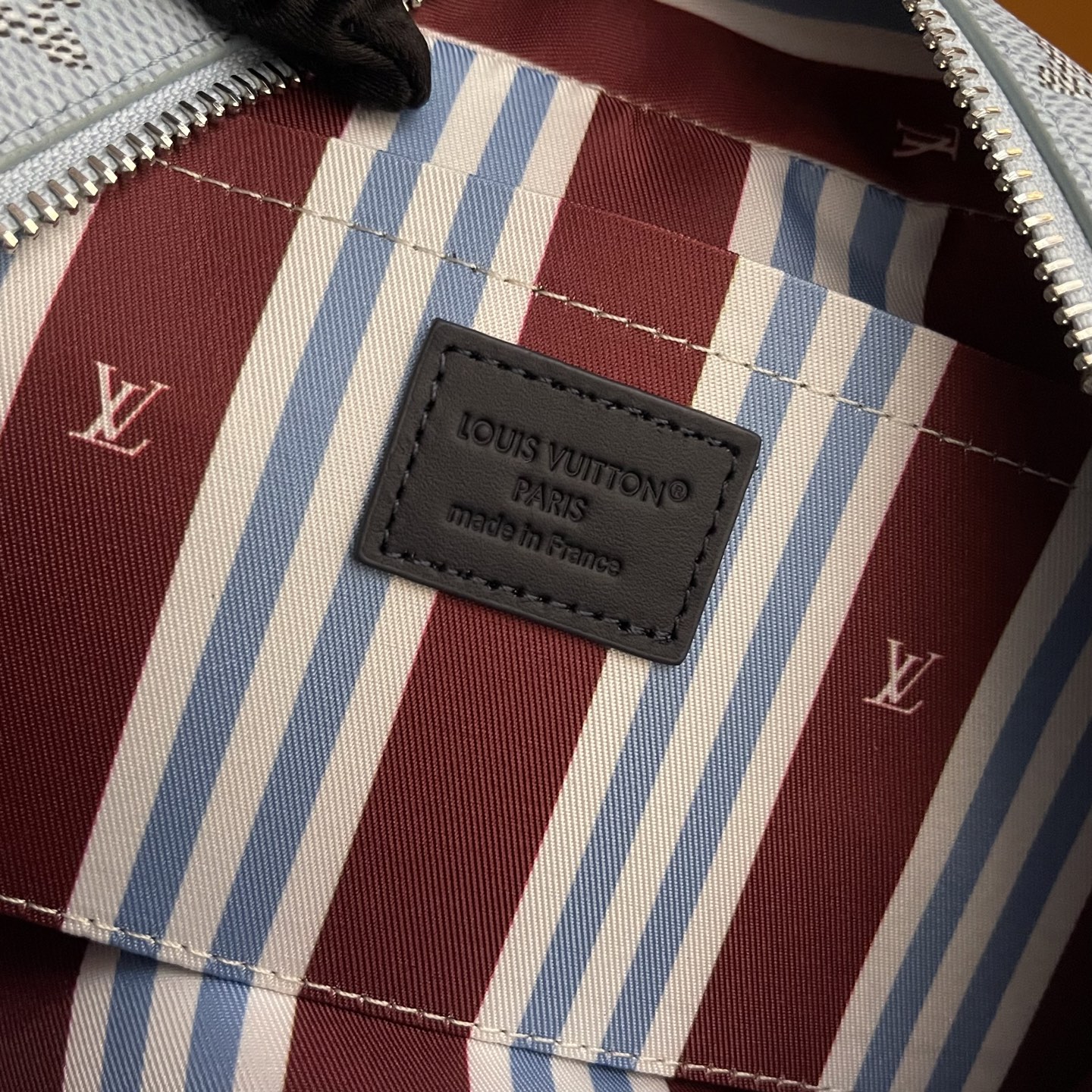 Louis Vuitton Locker Dopp Kit Monogram Heritage Canvas Wash Bag 10 i1748353308170 1652 0 7