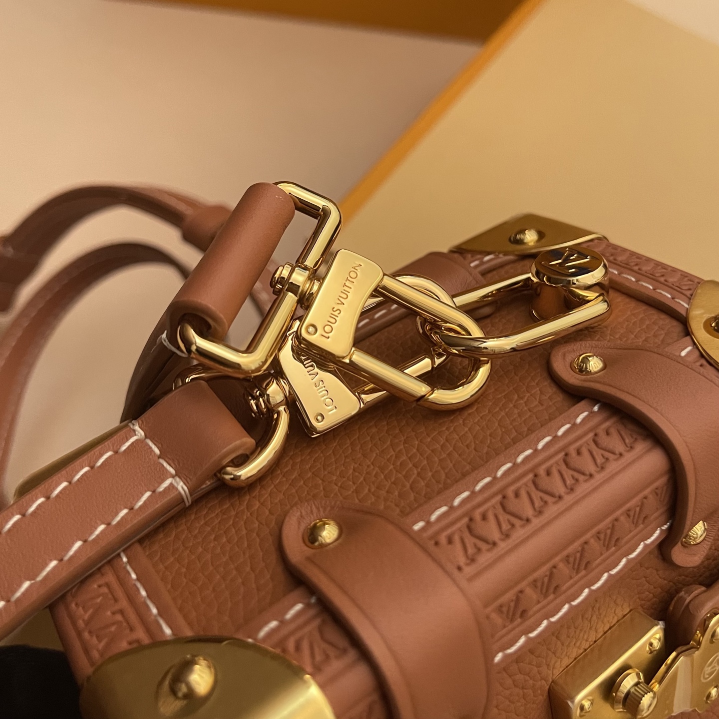Louis Vuitton Side Trunk Handbag with Leather, Brown, Small Size 18*12.5*8 7 i1748354111477 485 0 6