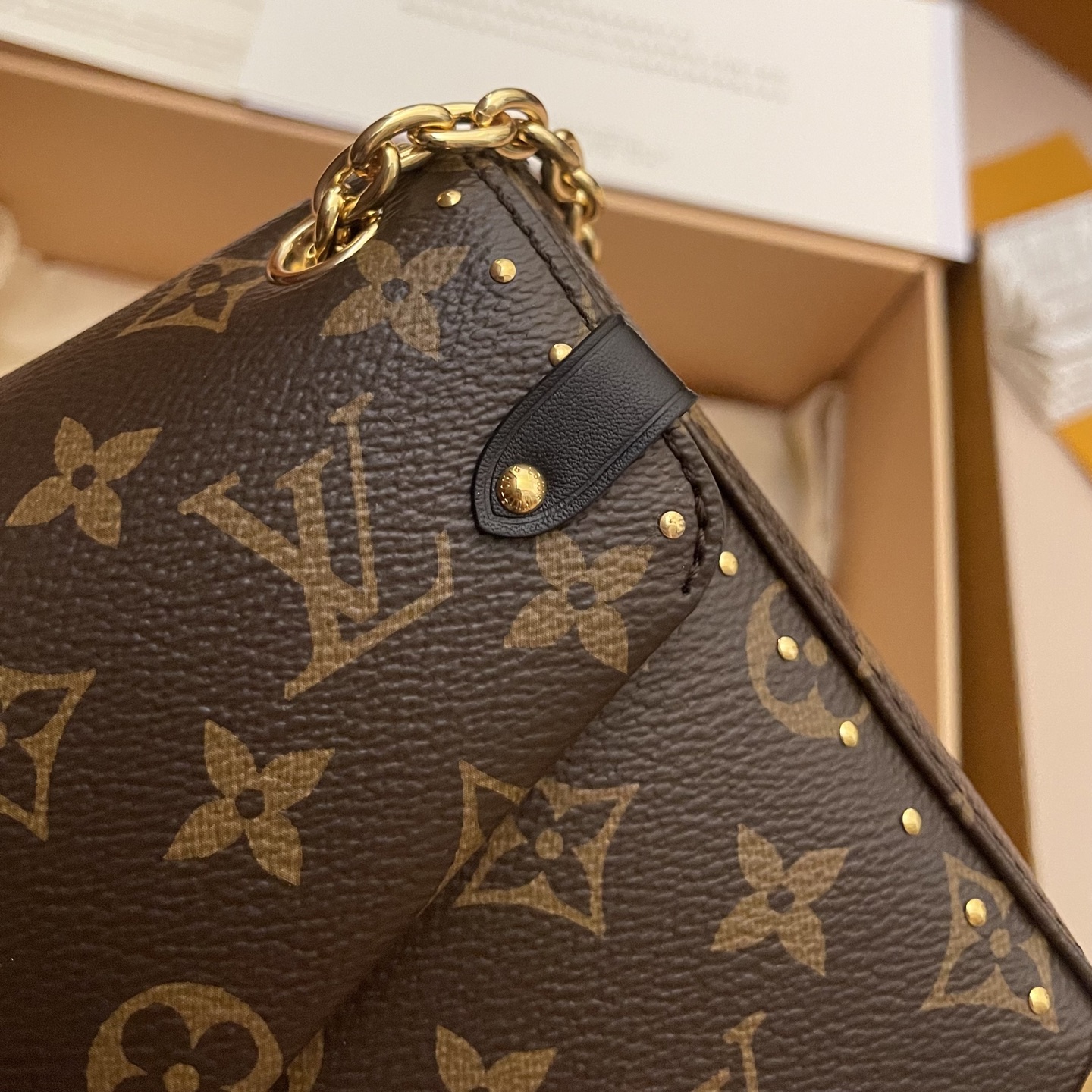Louis Vuitton Trunkie Handbag: Premium Quality, Iconic Design - M14526 5 i1748355064590 8364 0 4