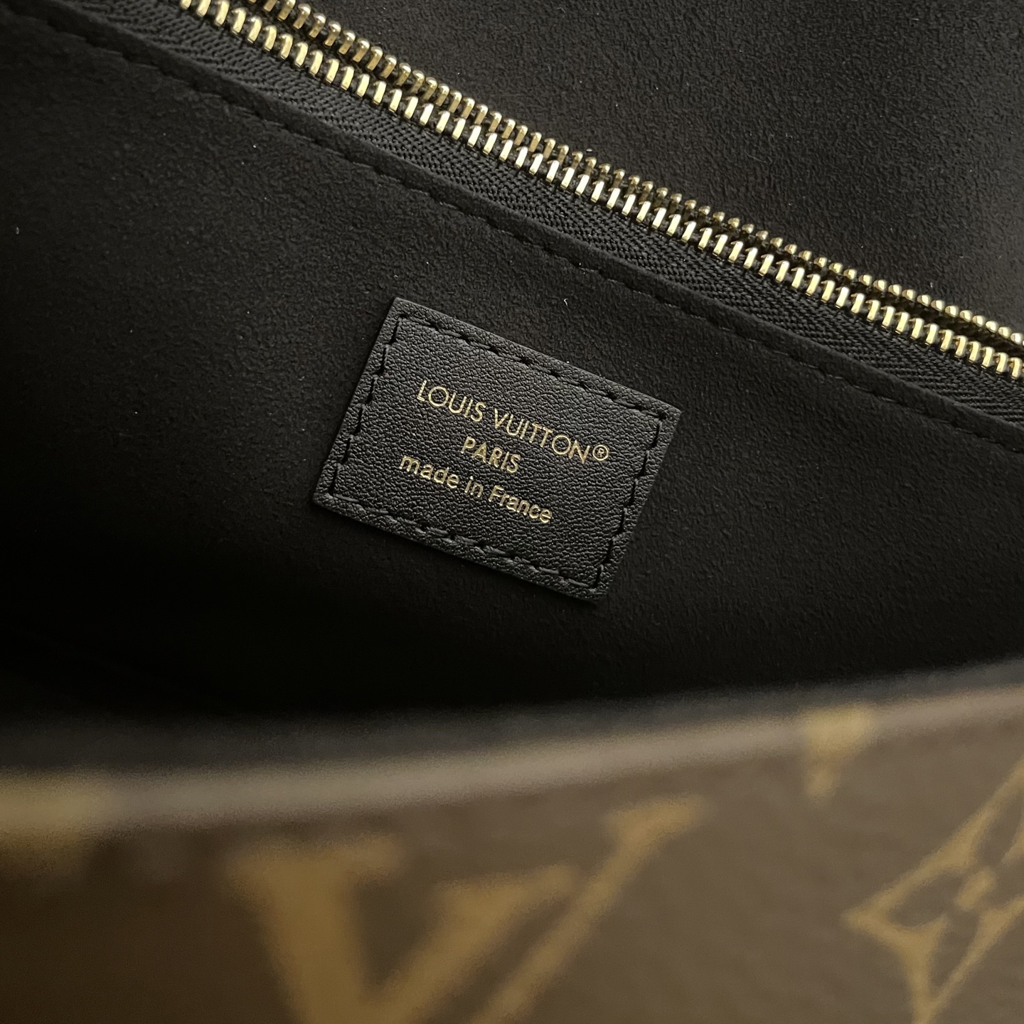 Louis Vuitton Trunkie Handbag: Premium Quality, Iconic Design - M14526 8 i1748355066308 7778 0 7