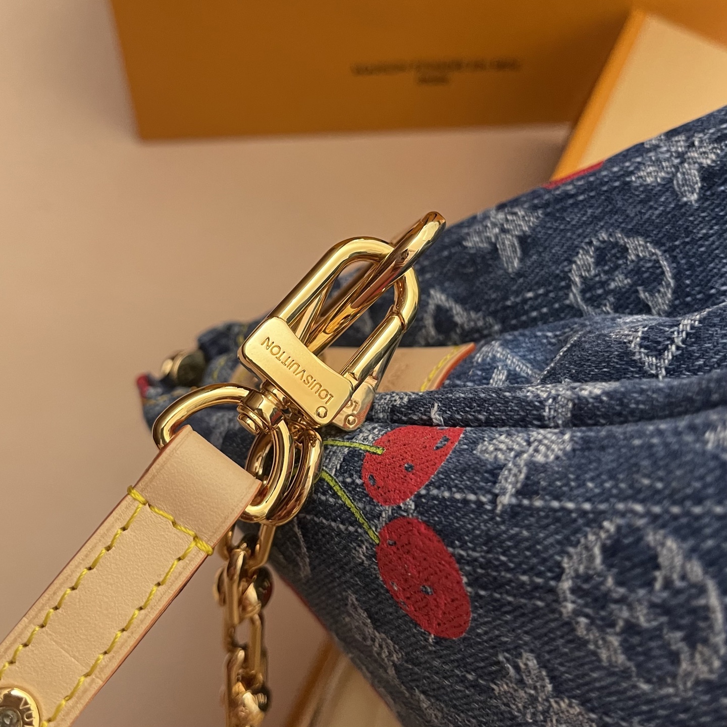 Louis Vuitton Coussin Small Handbag Monogram Denim Cherry, 26 x 20 x 12 cm 4 i1748440207150 6278 0 2
