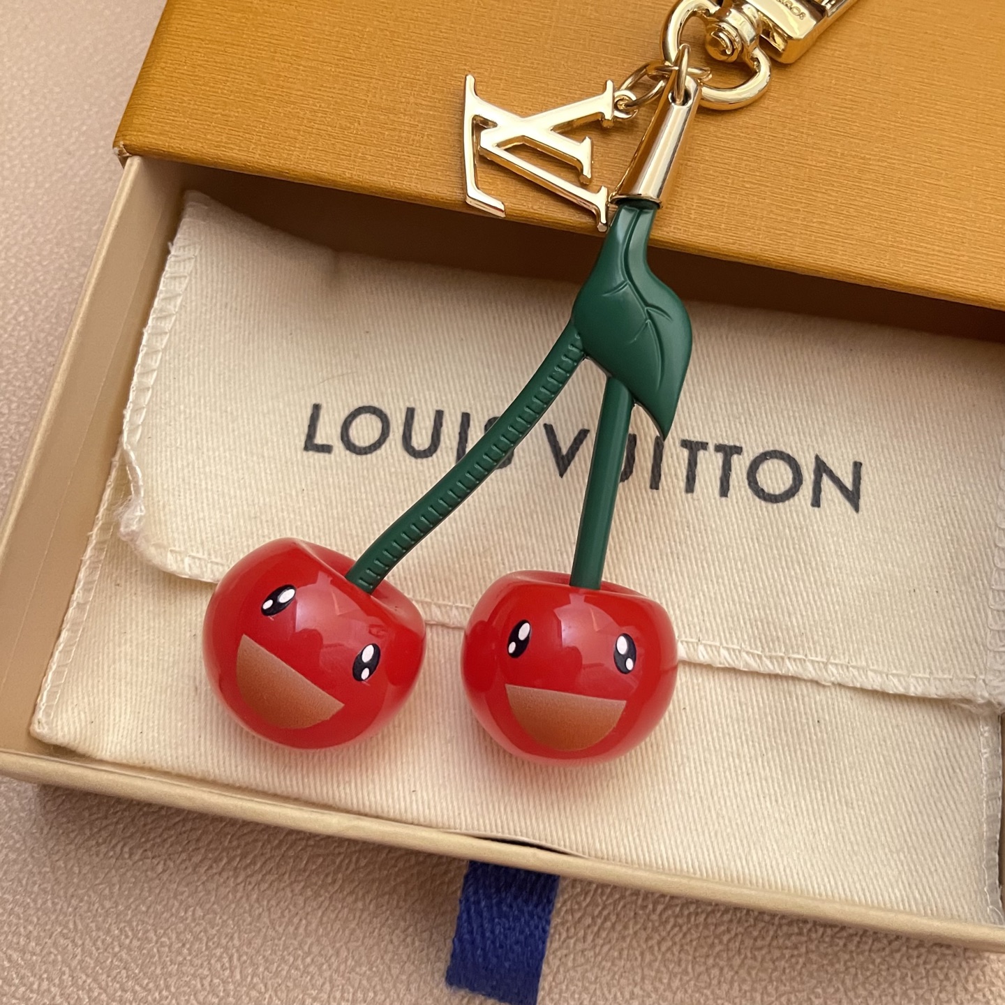 Louis Vuitton Cerise Bag Charm: Takashi Murakami Limited Edition 3 i1748442273114 7750 0 3