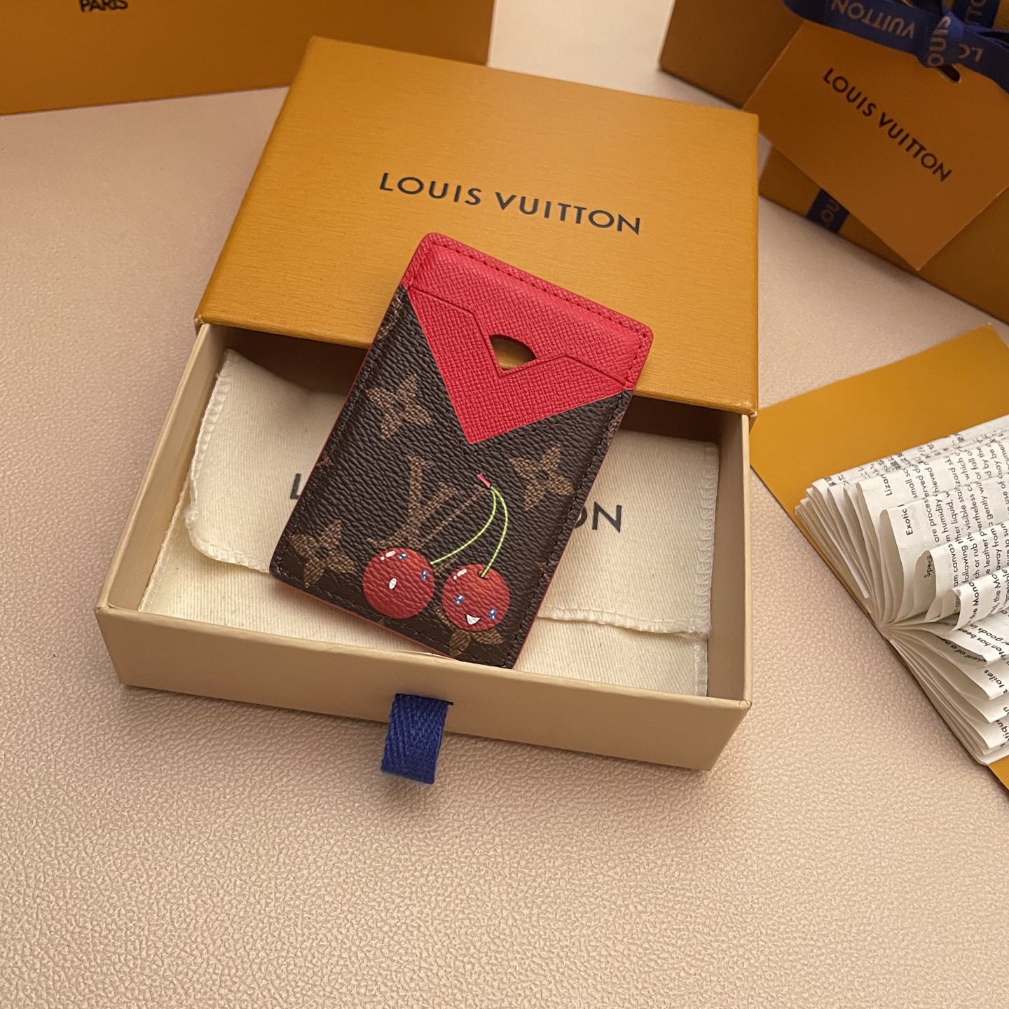 Louis Vuitton Monogram Cherry Magnet Cardholder M14562 1 i1748442373548 6061 0 0