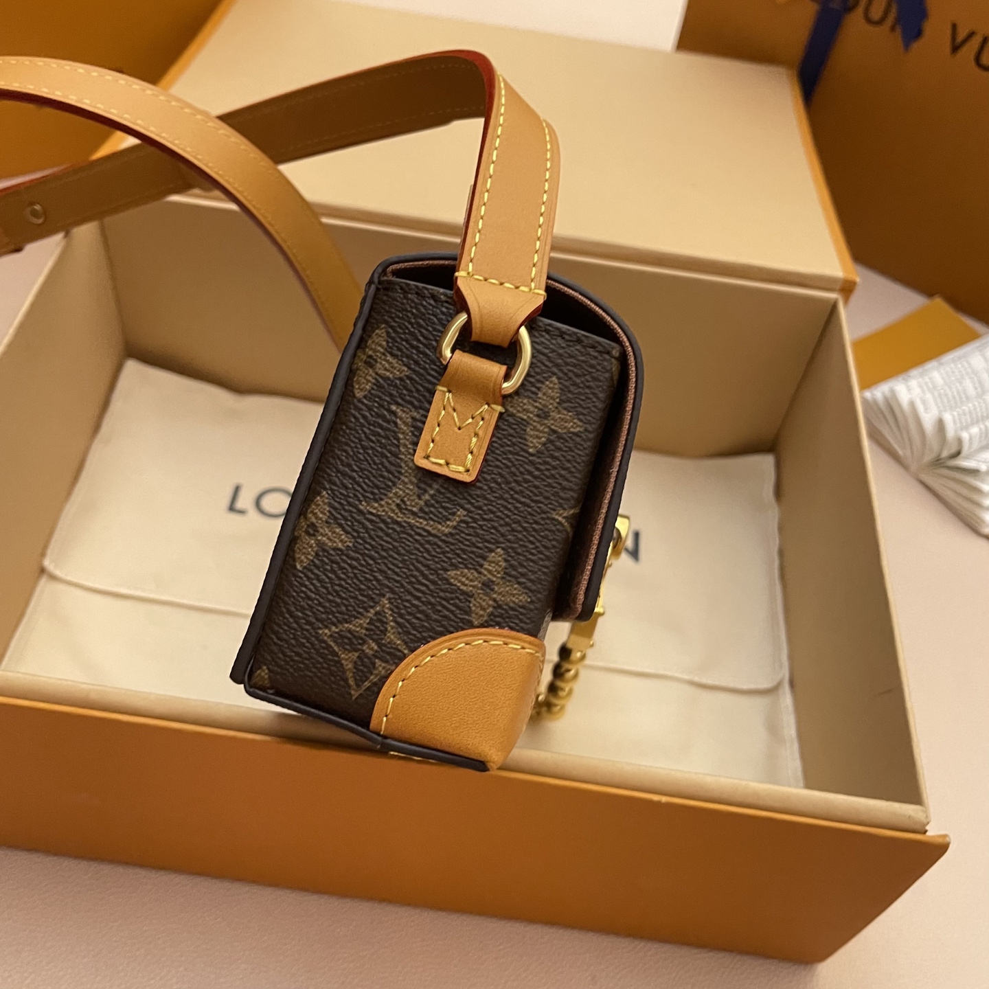 Louis Vuitton Steamer Mini Handbag Monogram Canvas with Gold-Tone Hardware 3 i1748442822358 4945 0 2