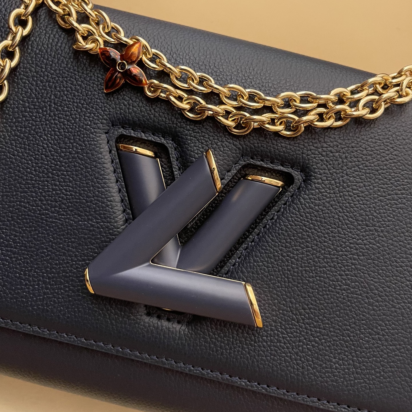Louis Vuitton Twist Slim Black Leather Bag with Chain and Twist Lock 4 i1748530052592 1850 0 3