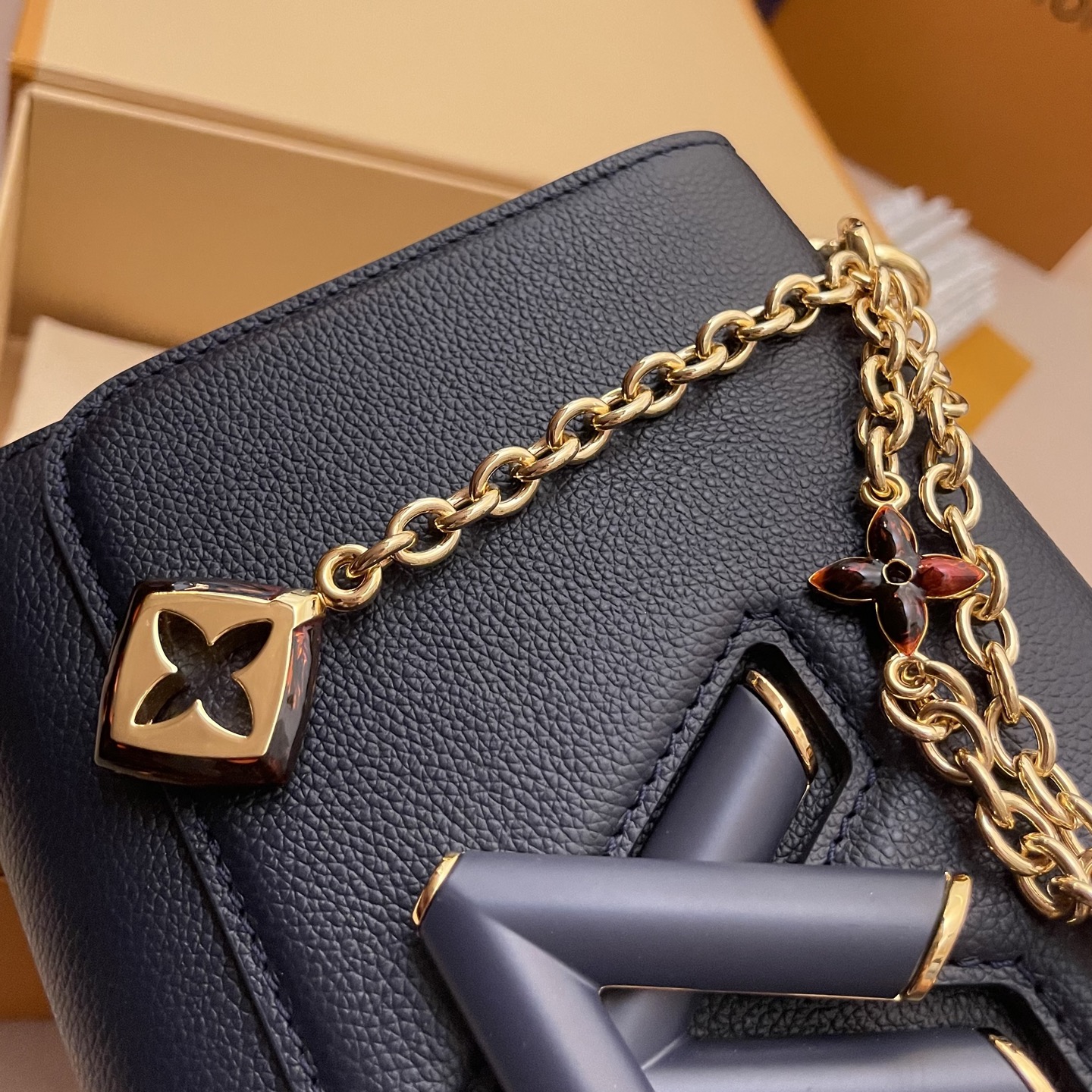 Louis Vuitton Twist Slim Black Leather Bag with Chain and Twist Lock 5 i1748530054600 8154 0 4